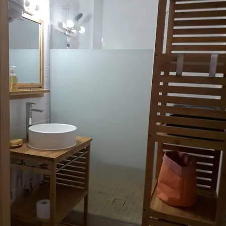 La Grande Maison Centre דירה בנדול